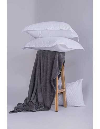 Combo: Cobija Térmica Ligera + 1 Almohada de Fibra Siliconada